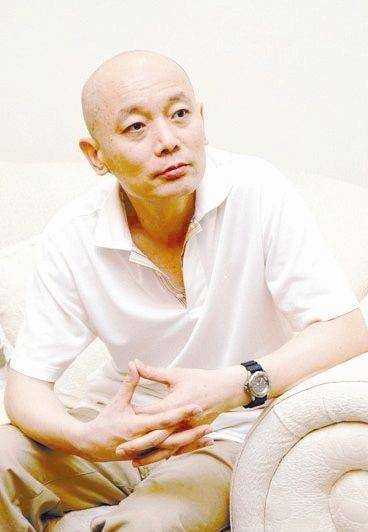 媒体曝葛优携小61岁儿子外出吃饭媒体曝葛优携小61岁儿子外出吃饭，引发网友热议