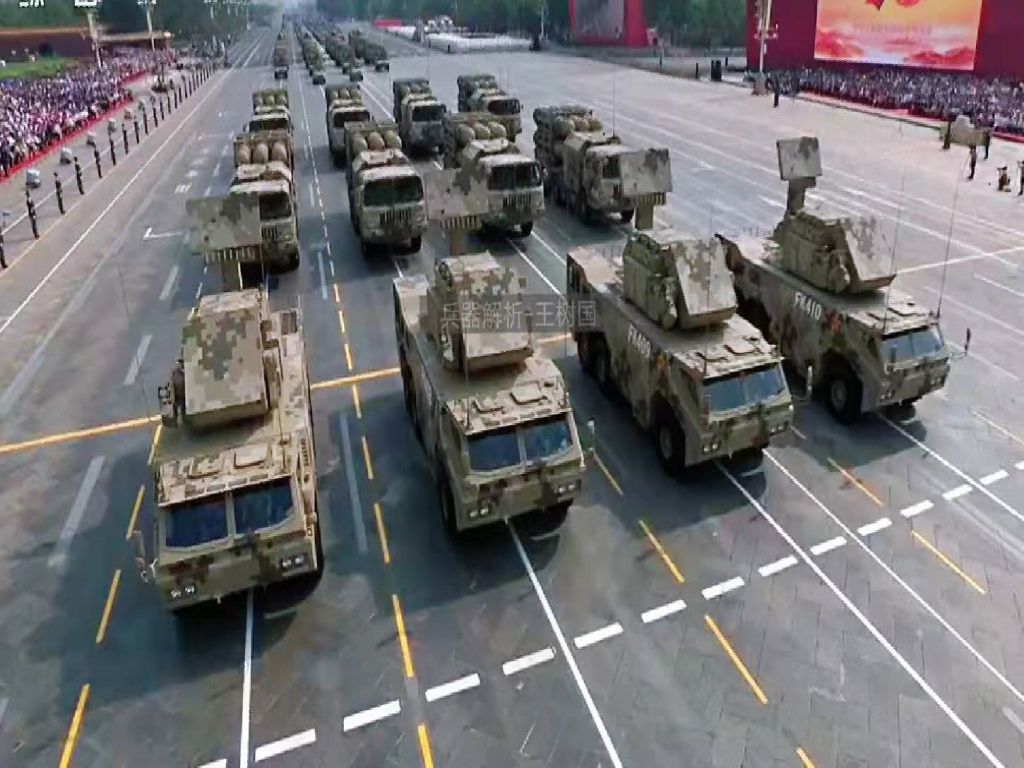 阅兵亮相的新武器阅兵盛典，新武器亮相，展现国防力量新高度