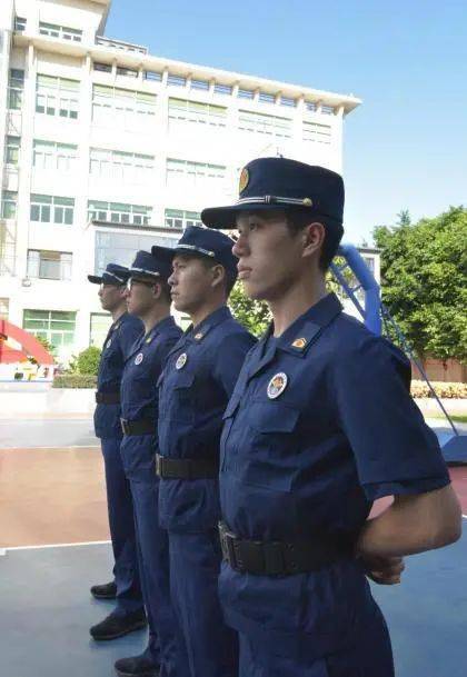 272万网民选的军训服要来了军训服革新，272万网民参与选择，新一代军训服装即将亮相