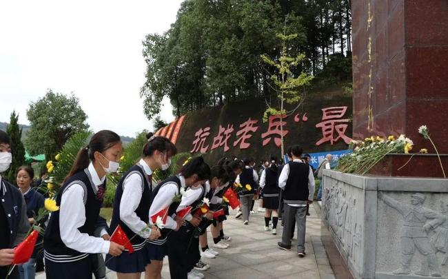 致敬抗战老兵弘扬抗战精神致敬抗战老兵，弘扬抗战精神